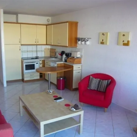 Appartement App T2 Avec Piscine, 4 Pers, Port Camargue, Proche - Fr-1-731-10 *
